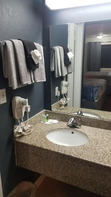 Hotel 2 Queen Beds Hotel Room 126 Wi-Fi Booking Stillwater Exterior photo