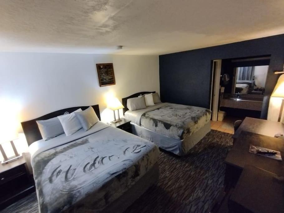 Hotel 2 Queen Beds Hotel Room 126 Wi-Fi Booking Stillwater Exterior photo